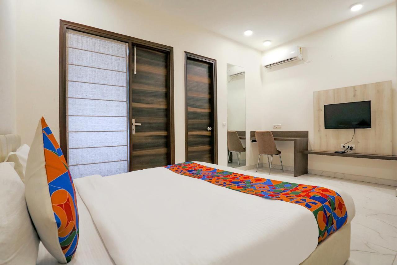 Fabhotel Ab Inn Huda City Center Gurgaon Eksteriør billede