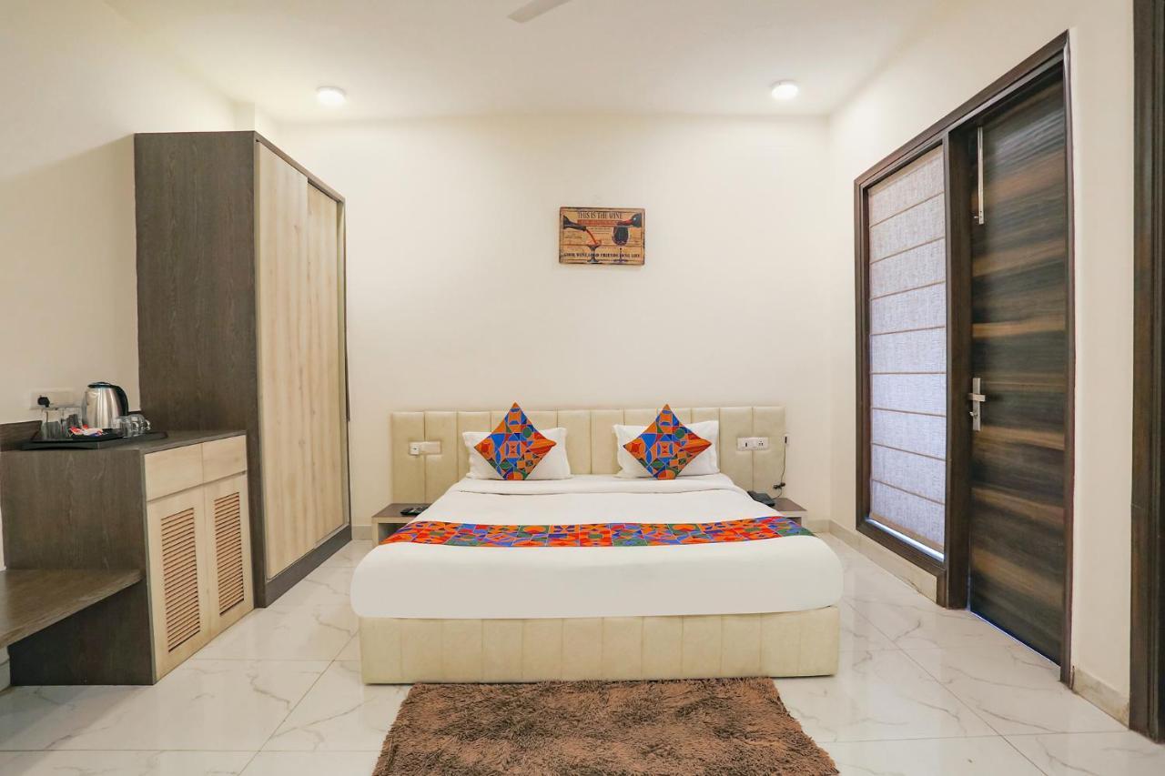Fabhotel Ab Inn Huda City Center Gurgaon Eksteriør billede