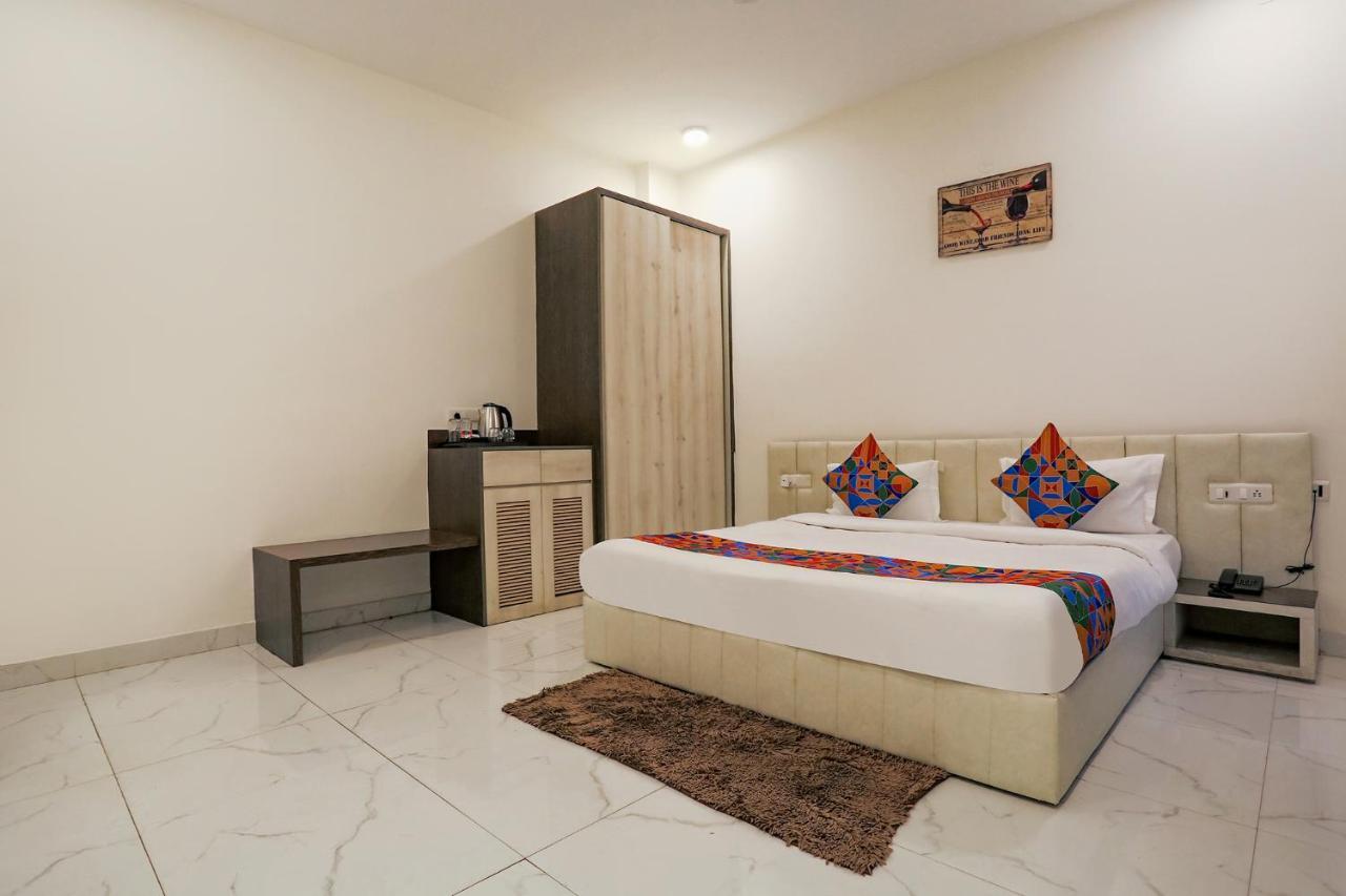 Fabhotel Ab Inn Huda City Center Gurgaon Eksteriør billede