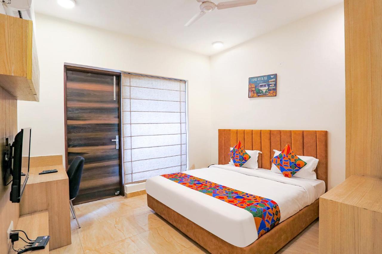 Fabhotel Ab Inn Huda City Center Gurgaon Eksteriør billede
